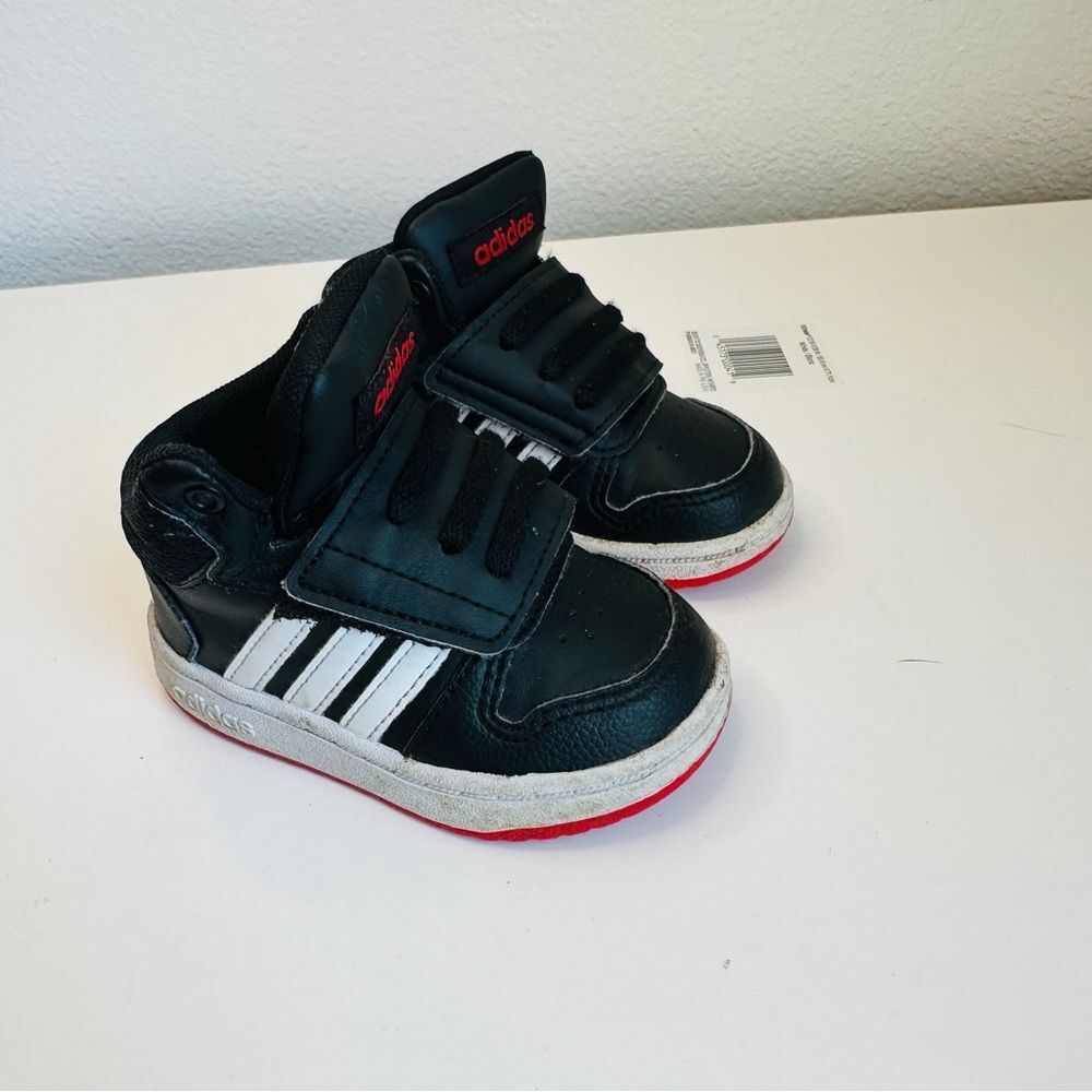 Adidas‎ Kids Black White Sneakers Size 5